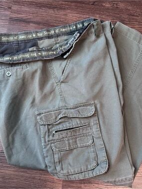 Boy Scouts of America Convertible Uniform Pants Men 42 Green Cargo Shorts Flaw
